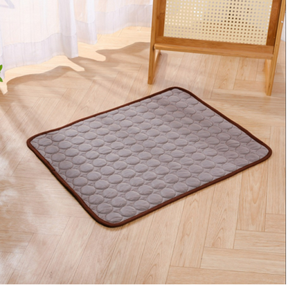 Bedsure Washable Cooling Mat for Dogs – Q-MAX>0.4 Non-Slip Summer Crate Bed for Large Dogs, No Gel or Electricity Required